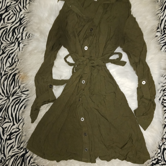 Derek Heart Women tie olive green button Down long shirt - Picture 6 of 10